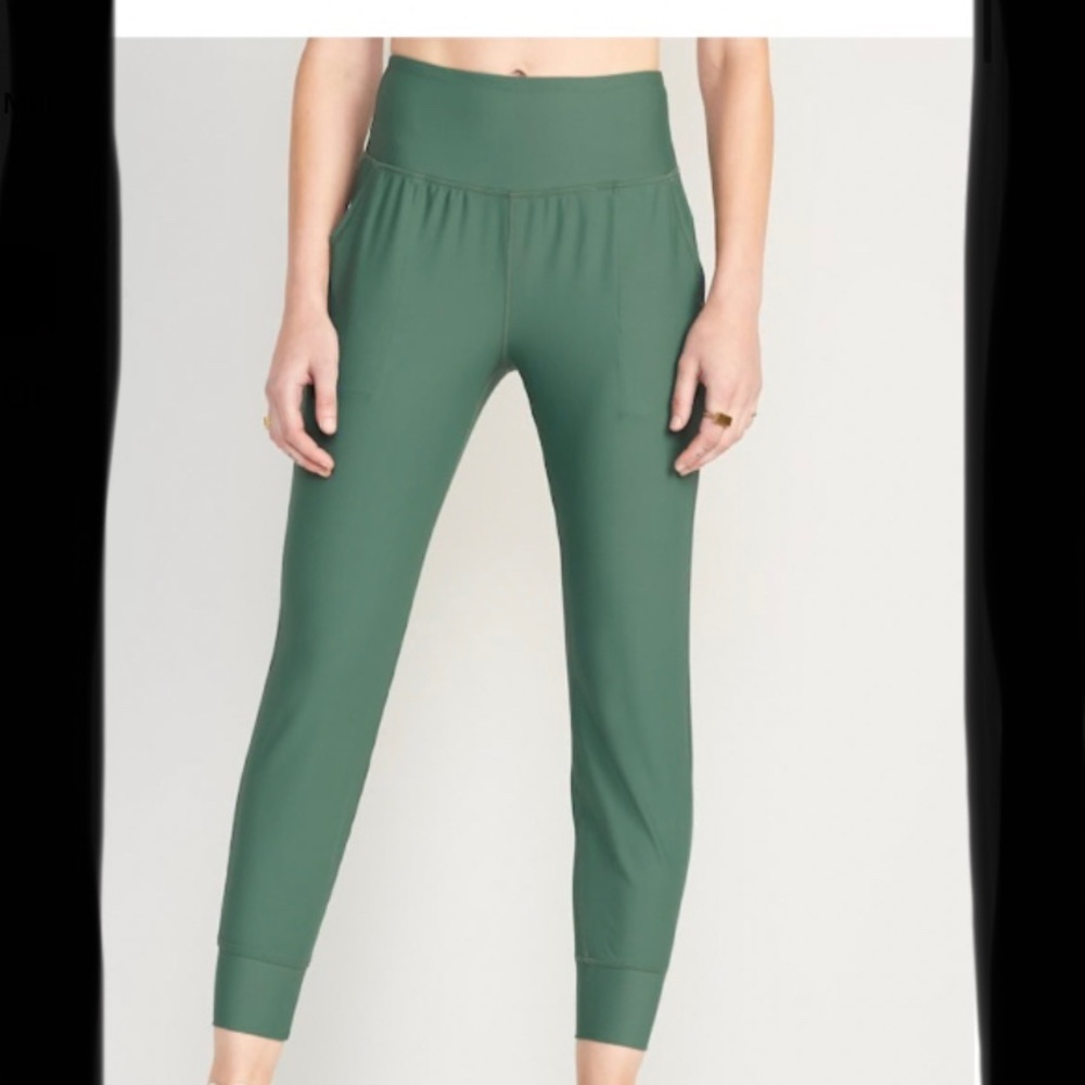 Old Navy High-Waisted PowerSoft 7/8-Length Joggers for Women - Size M